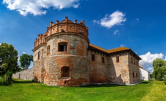 Starokostiantyniv castle Zamok Ostroz'kikh. Panorama.jpg