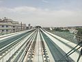 أحد ممرات مترو دبي من بعيد