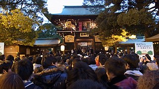 元日の初詣 南神門（2012年1月1日撮影）
