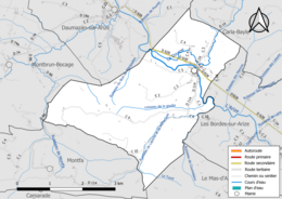 Carte en couleur présentant le réseau hydrographique de la commune