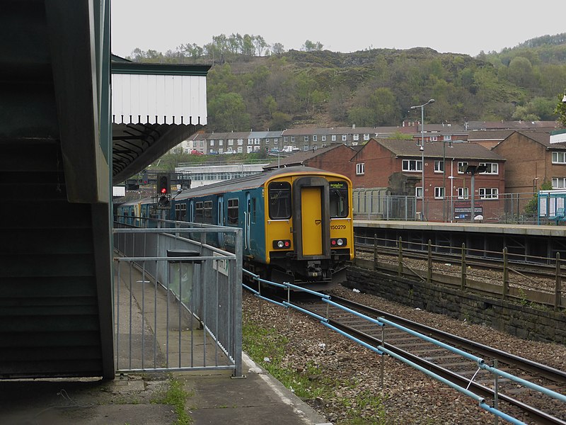 File:150240 and 150279 to Bridgend via Rhoose at Pontypridd (13960325464).jpg