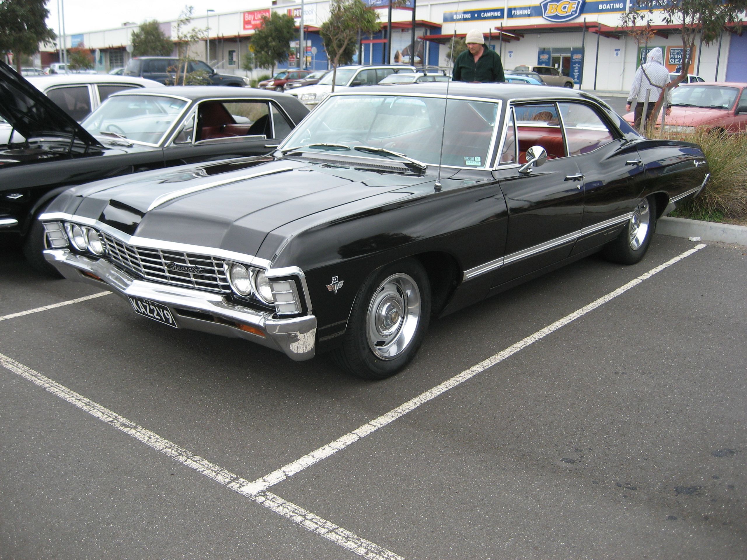 Файл:1967 Chevrolet Impala 4 door Hardtop.jpg — Википедия