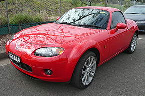 2005-2009 Mazda MX-5 (NC Series 1) toit rigide 02.jpg