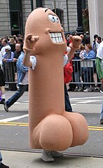 Wandelende penis tijdens de Gay pride parade van 2005 in de Amerikaanse stad San Francisco