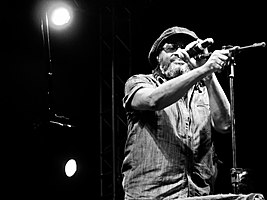 2011-07-07 Edson Gomes Apresentacao em Show.jpg