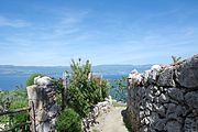 English: View from Vrbnik to Novi Vinodolski (Croatia] Deutsch: Blick von Vrbnik nach Novi Vinodolski (Kroatien)