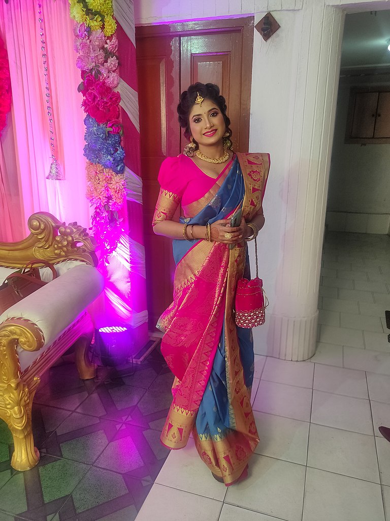 WaterFall pallu saree style!! Which resembles Bengali Saree drape somehow!!  📌save this post if you want to recreate it Hope Everyone... | Instagram