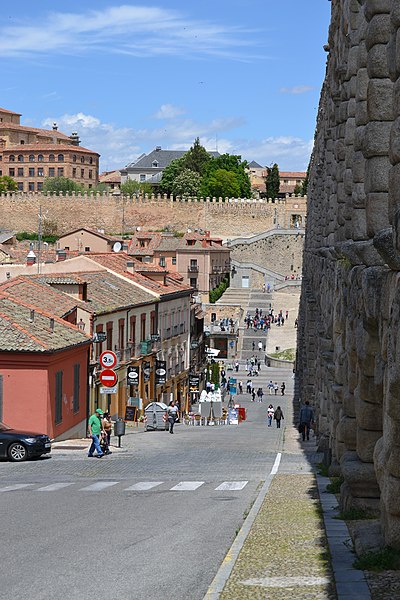 File:Acueducto de Segovia (26973494530).jpg