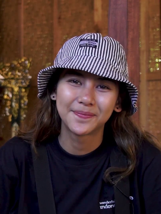 <span class="mw-page-title-main">Adinda Thomas</span> Indonesian actress (born 1993)