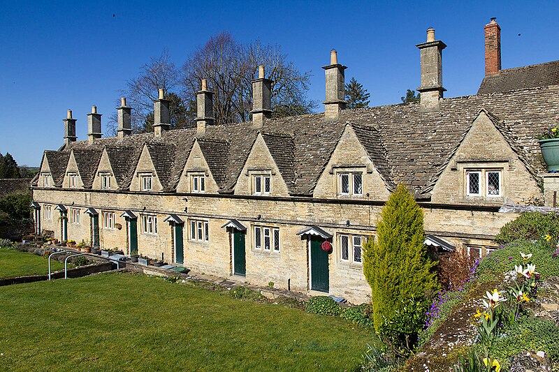 File:Almshouses, Chipping Norton - geograph.org.uk - 3889907.jpg