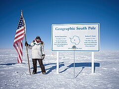 Amundsen–Scott South Pole Station 06.jpg