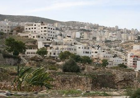 Tập_tin:Ancient_ruins_in_a_Nablus_neighborhood.JPG