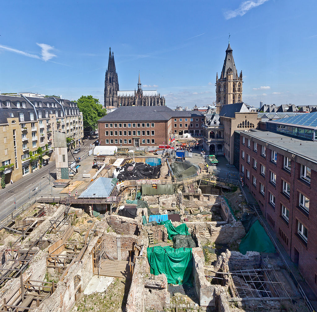 Archäologische Zone Köln - Überblick Juni 2014-1477-78.jpg