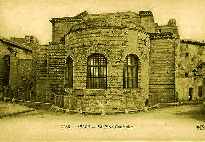 File:Arles Porte Constantin.jpg