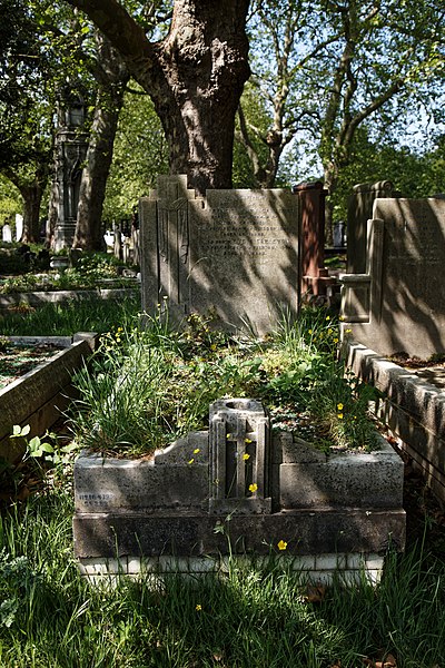 File:Art Deco grave City of London Cemetery Carleton 1935 darker warmer.jpg