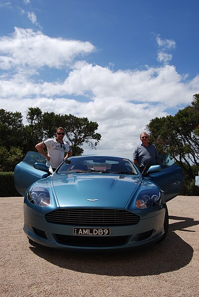 File:Aston Martin DB9 001 (2262041872).jpg