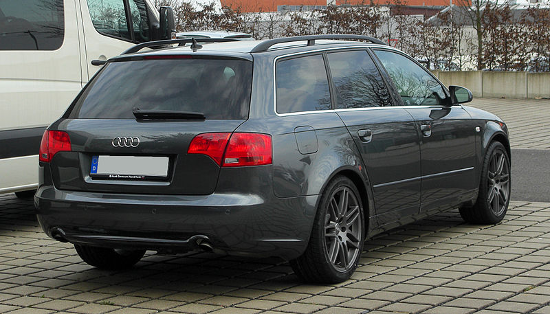 File:Audi A4 Avant (B7) – Heckansicht, 12. März 2011, Düsseldorf.jpg