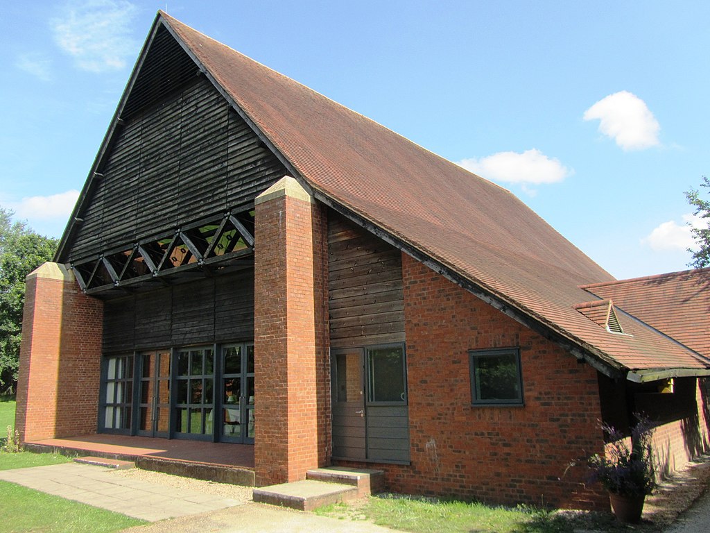 Small picture of Avoncroft Museum of Historic Buildings courtesy of Wikimedia Commons contributors