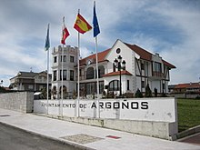 File:Ayuntamiento_de_Argonos_(Spain).JPG