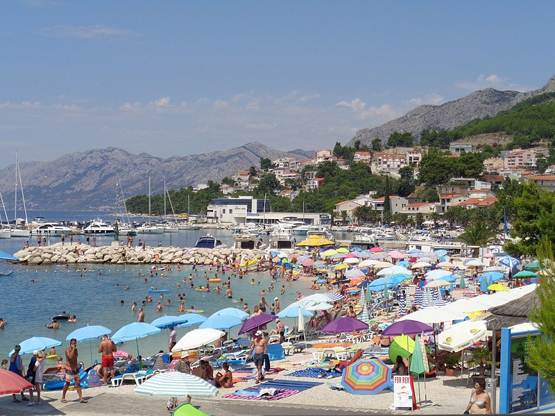 File:Baška Voda - plaža.jpg