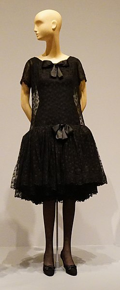 File:Babydoll dress by Balenciaga, 1958.jpg
