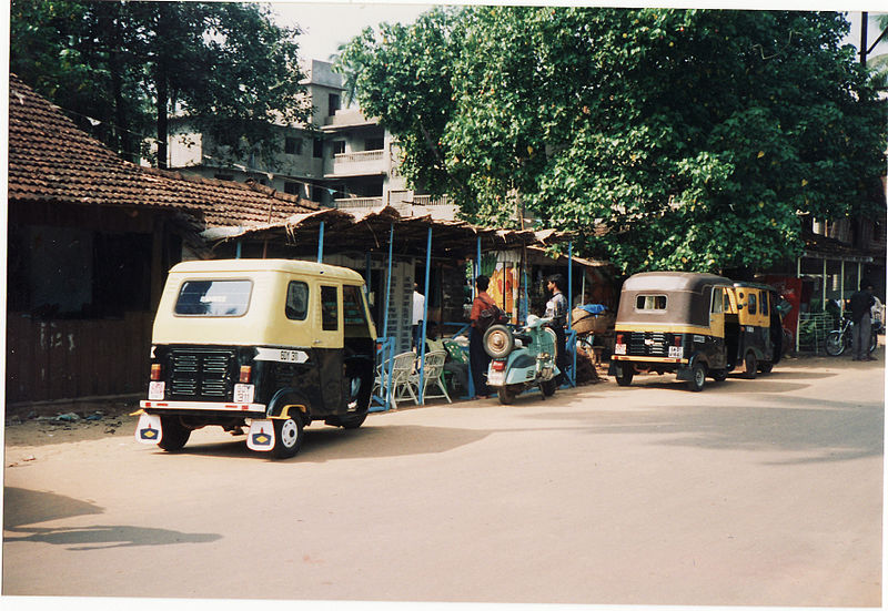 File:Bajaj Auto Rickshaw (2 types) in Goa, India (16606031563).jpg