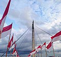 Pengibaran bendera merah putih 17 agustus'an di jembatan gentala arasy
