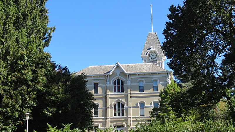 File:Benton Hall - Oregon State University.jpg