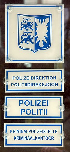 Bilingual signs German-Frisian, police station Husum, Germany 0892.JPG