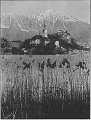 Bled s Karavankami pred pomladjo 1939.jpg