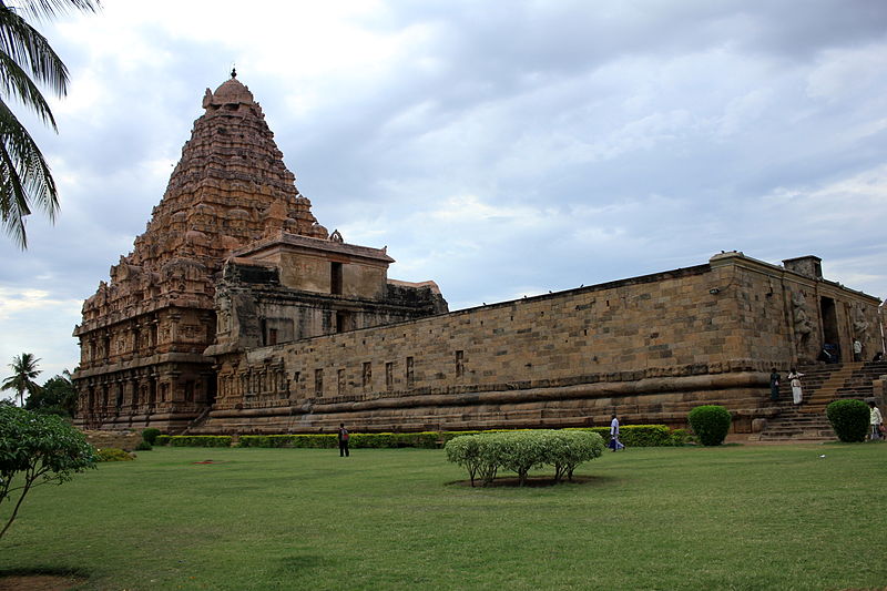 File:Brihadeeshwara Temple.JPG