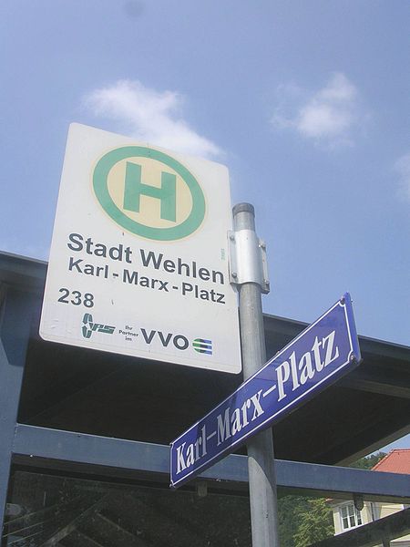 File:Bus Haltestelle Karl-Marx-Platz in Stadt Wehlen (01).jpg