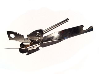 File:Black & Decker SpaceMaker can opener.JPG - Wikimedia Commons