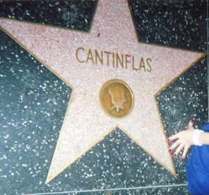 Cantinflas: Mexikanischer Schauspieler, Sänger, Komiker und Produzent