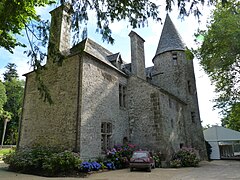 Plestin-les-Grèves : le château de Lesmaës (manoir du XVIe siècle)