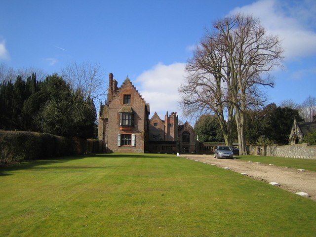 Chenies Manor House, showing the modern driveway approach from the east.