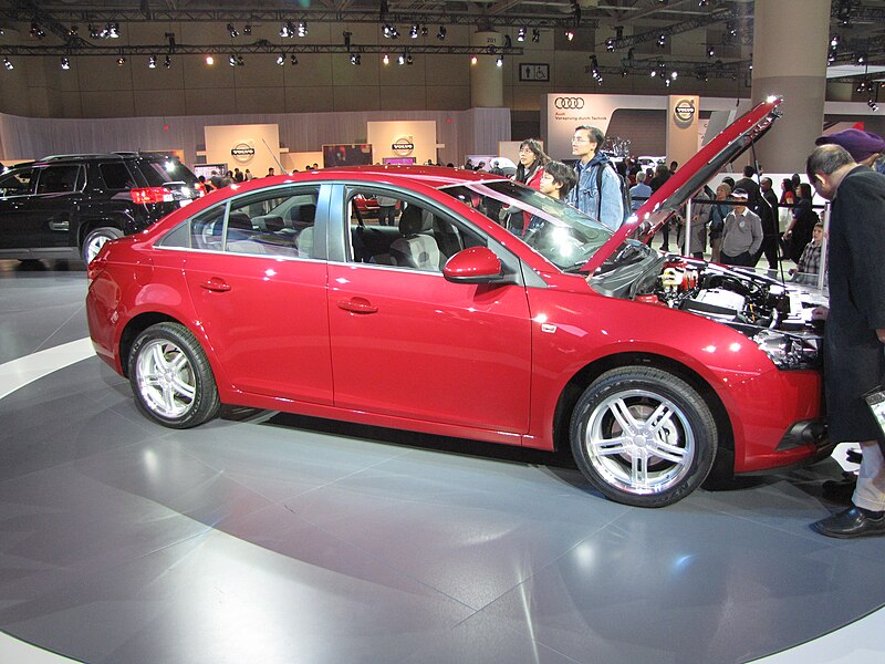 File:Chevrolet 2010 Cruze LT Right Side.jpg