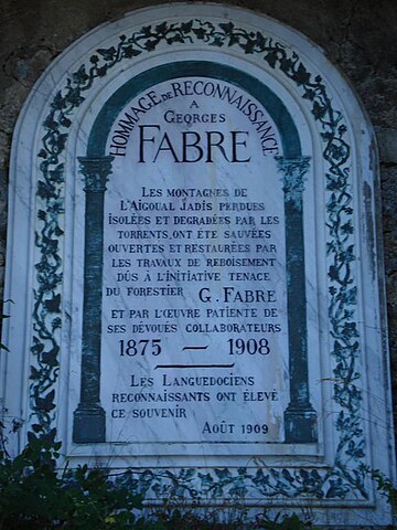 File:Détail Stele G. Fabre.JPG