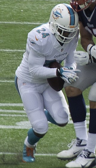 <span class="mw-page-title-main">Dimitri Patterson</span> American football player (born 1983)