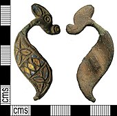 Dragonesque brooch (FindID 401317).jpg