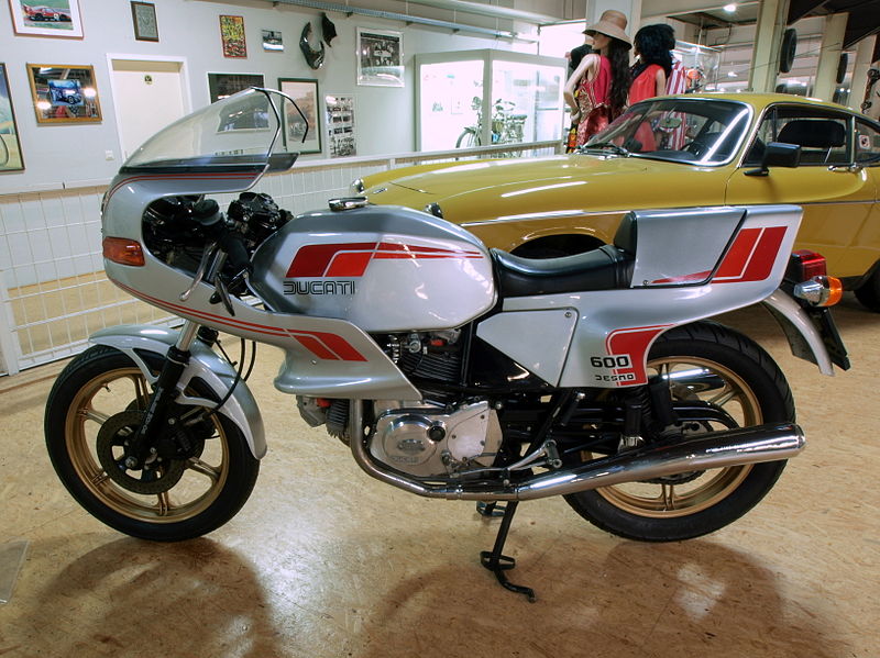 File:Ducati 600 Jesmo.JPG