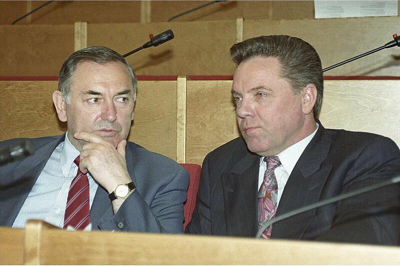 File:Dzasohov and Gromov (22-05-1996).jpg