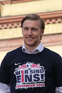 Emil Forsberg - der Aufstiegsfeier RB Leipzig 2016.JPG