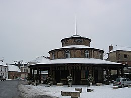 Ervy le Châtel Halle sous la neige 29 décembre 2005.JPG