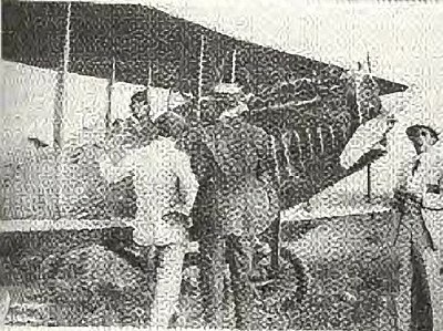 Rigau Carrera poses in his plane (1919)