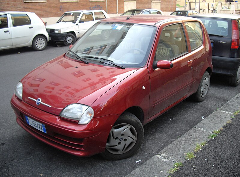 File:Fiat 600 red.JPG