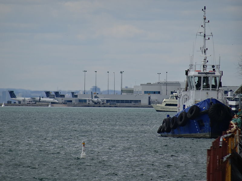 File:Foreground, tugboat Ocean Gulf; background, Billy Bishop Airport, 2015 04 26 (17101643640).jpg