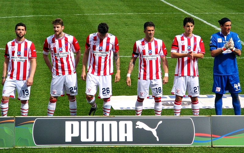 File:Formazione Vicenza Calcio in Vicenza-Cittadella - Crop.JPG