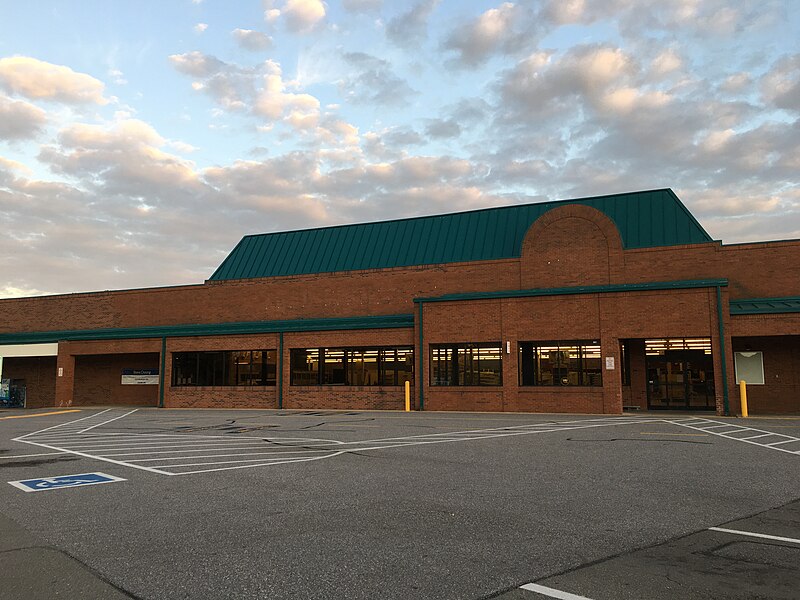 File:Former Food Lion - Ashland, VA (37337583695).jpg