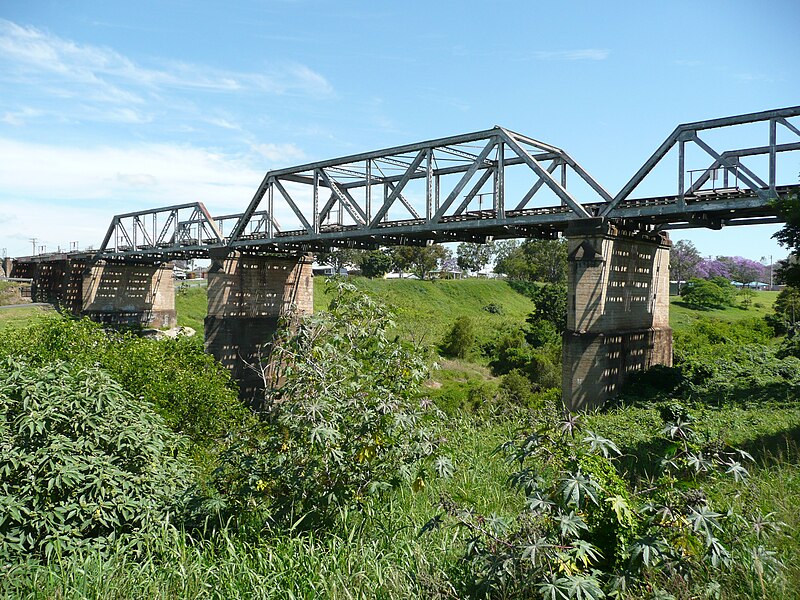 File:Gatton Railway Bridge.JPG